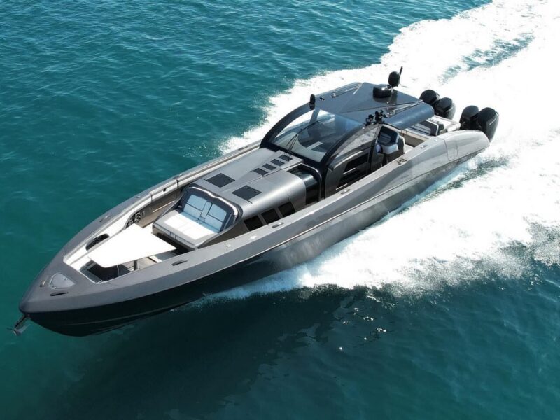 2019 Midnight Express 60 Pied-a-Mer