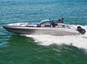 2019 Midnight Express 60 Pied-a-Mer for sale - photo 4