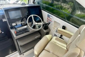 2019 Pursuit OS 325 Offshore for sale - photo 8