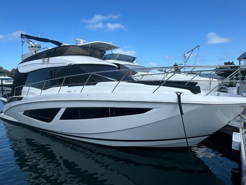 2019 Regal 42 Fly