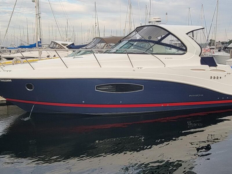2019 Rinker EX 370