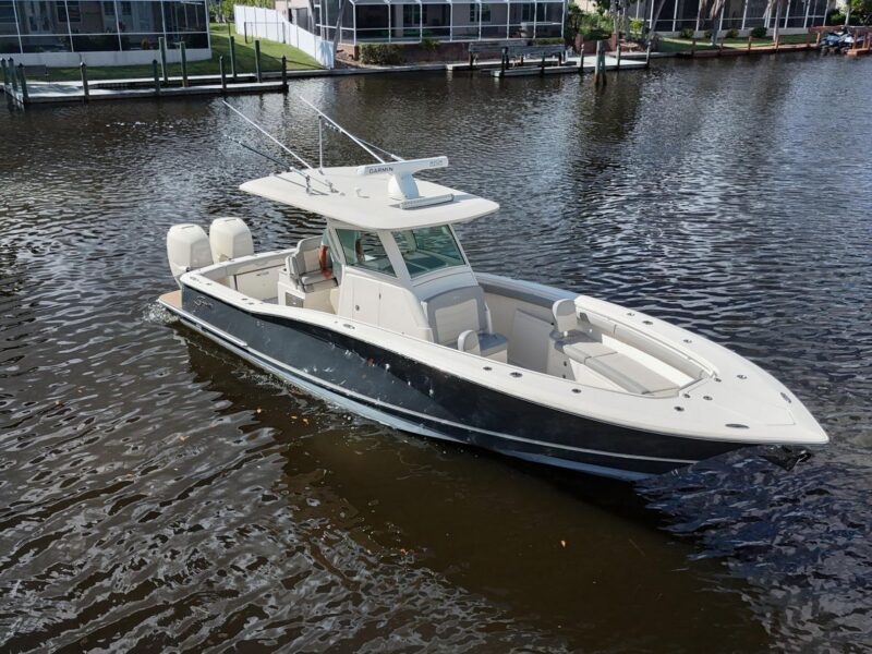 2019 Scout 320 LXF
