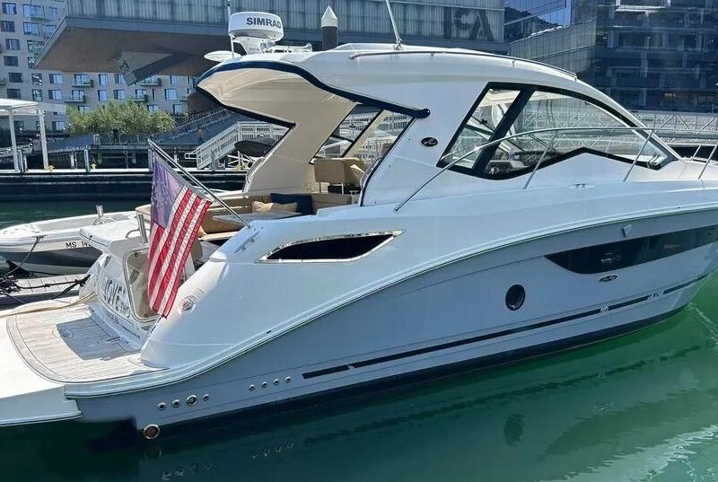 2019 Sea Ray Sundancer 350 Coupe