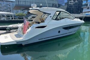2019 Sea Ray Sundancer 350 Coupe for sale - photo 2