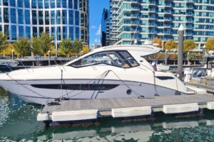 2019 Sea Ray Sundancer 350 Coupe for sale - photo 3