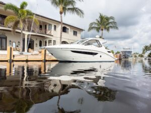 2019 Sea Ray Sundancer 350 Coupe for sale - photo 3