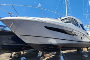 2019 Sea Ray Sundancer 350 Coupe for sale - photo 5