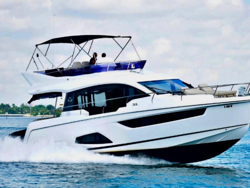 2019 Sealine F430