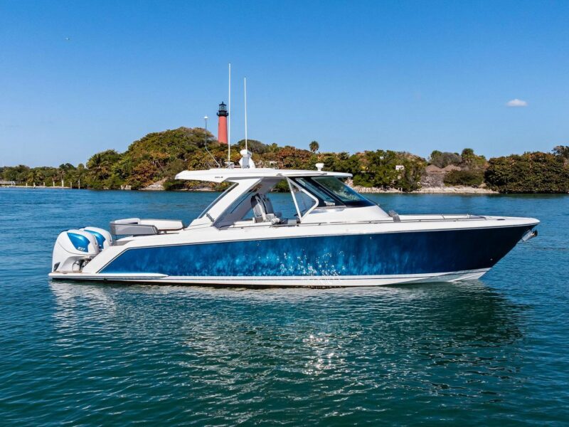 2019 Tiara Yachts 38 LS