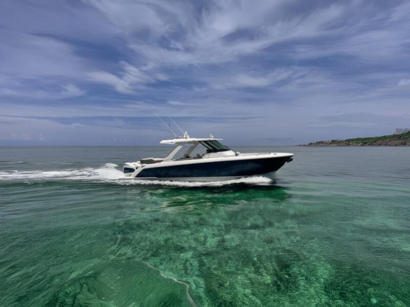 2019 Tiara Yachts 38 LS