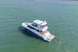 2019 Tiara Yachts F53 Flybridge for sale - photo 8