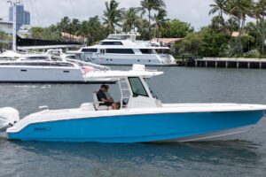 2020 Boston Whaler 330 Outrage for sale - photo 2