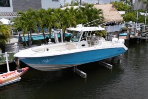2020 Boston Whaler 330 Outrage for sale - photo 4