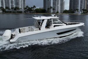 2020 Boston Whaler 420 Outrage for sale - photo 2