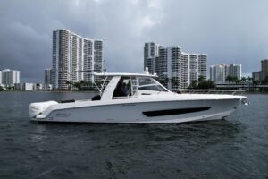 2020 Boston Whaler 420 Outrage for sale - photo 3