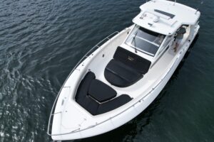 2020 Boston Whaler 420 Outrage for sale - photo 6