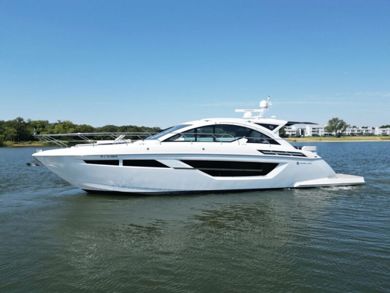 2020 Cruisers Yachts 50 Cantius