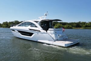 2020 Cruisers Yachts 50 Cantius for sale - photo 4