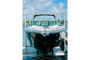 Bow seating and forward cabin entry on 2020 Monterey 328SS Super Sport center console yacht.