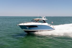 2020 Sea Ray 320 DA OB for sale - photo 3