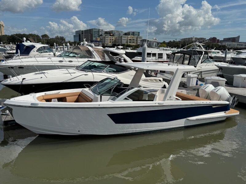 2021 Aviara AV32 OB