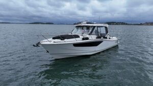 2021 Boston Whaler 405 Conquest for sale - photo 5