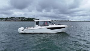 2021 Boston Whaler 405 Conquest for sale - photo 6