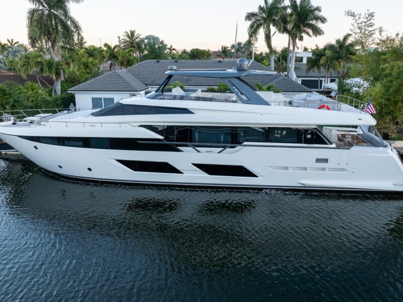 2021 Ferretti Yachts 920