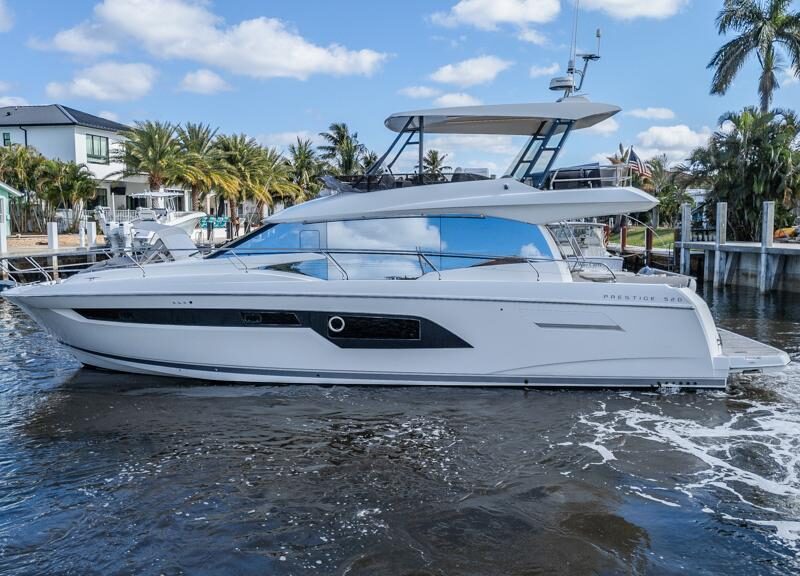 2021 Prestige 520