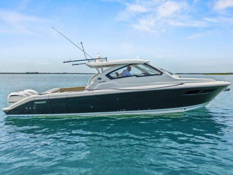 2021 Pursuit DC 365 Dual Console