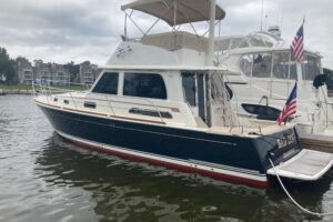 2021 Sabre 42 Fly Bridge for sale - photo 3