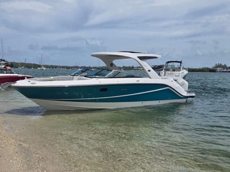 2021 Sea Ray SLX 310 Outboard