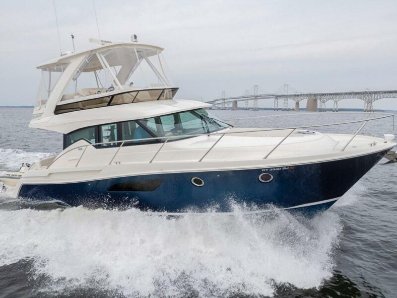 2021 Tiara Yachts F44 Flybridge