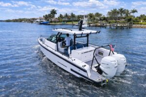 2022 Axopar 37 Sun-Top for sale - photo 3