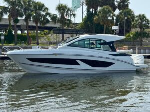 2022 Beneteau Gran Turismo 32 for sale
