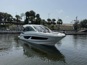 2022 Beneteau Gran Turismo 32 for sale - photo 2