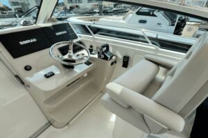 2022 Boston Whaler 345 Conquest for sale - photo 7