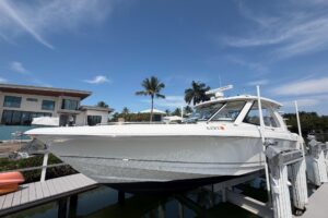 2022 Boston Whaler 380 Realm for sale