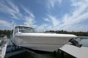 2022 Boston Whaler 380 Realm for sale - photo 2