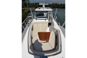 2022 Boston Whaler 380 Realm for sale - photo 8