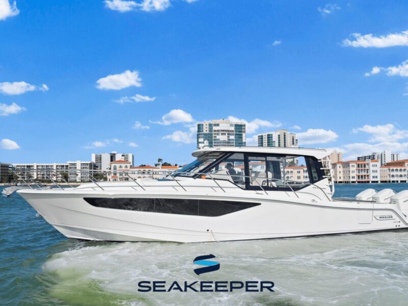2022 Boston Whaler 405 Conquest