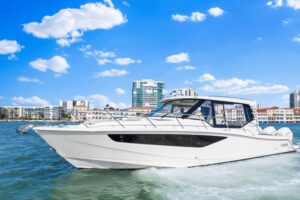 2022 Boston Whaler 405 Conquest for sale - photo 2