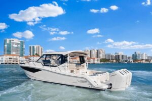 2022 Boston Whaler 405 Conquest for sale - photo 6