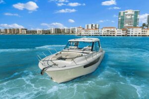 2022 Boston Whaler 405 Conquest for sale - photo 7