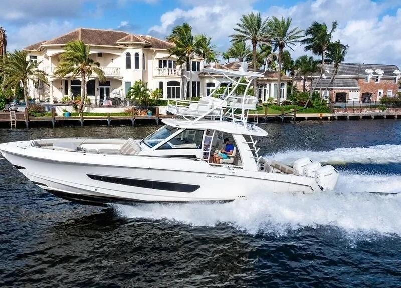 2022 Boston Whaler 420 Outrage