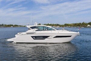 2022 Cruisers Yachts 46 Cantius for sale - photo 2