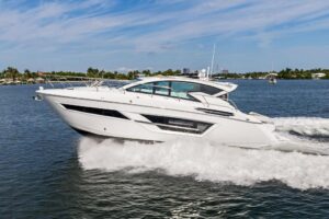 2022 Cruisers Yachts 46 Cantius for sale - photo 3