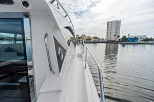 2022 Cruisers Yachts 46 Cantius for sale - photo 7