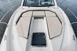 2022 Cruisers Yachts 46 Cantius for sale - photo 8