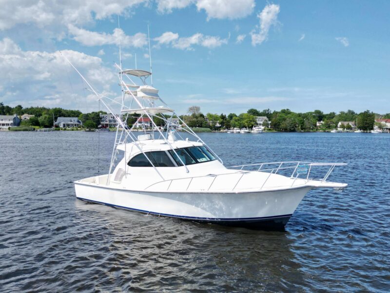 2022 Henriques 42 Express Hardtop